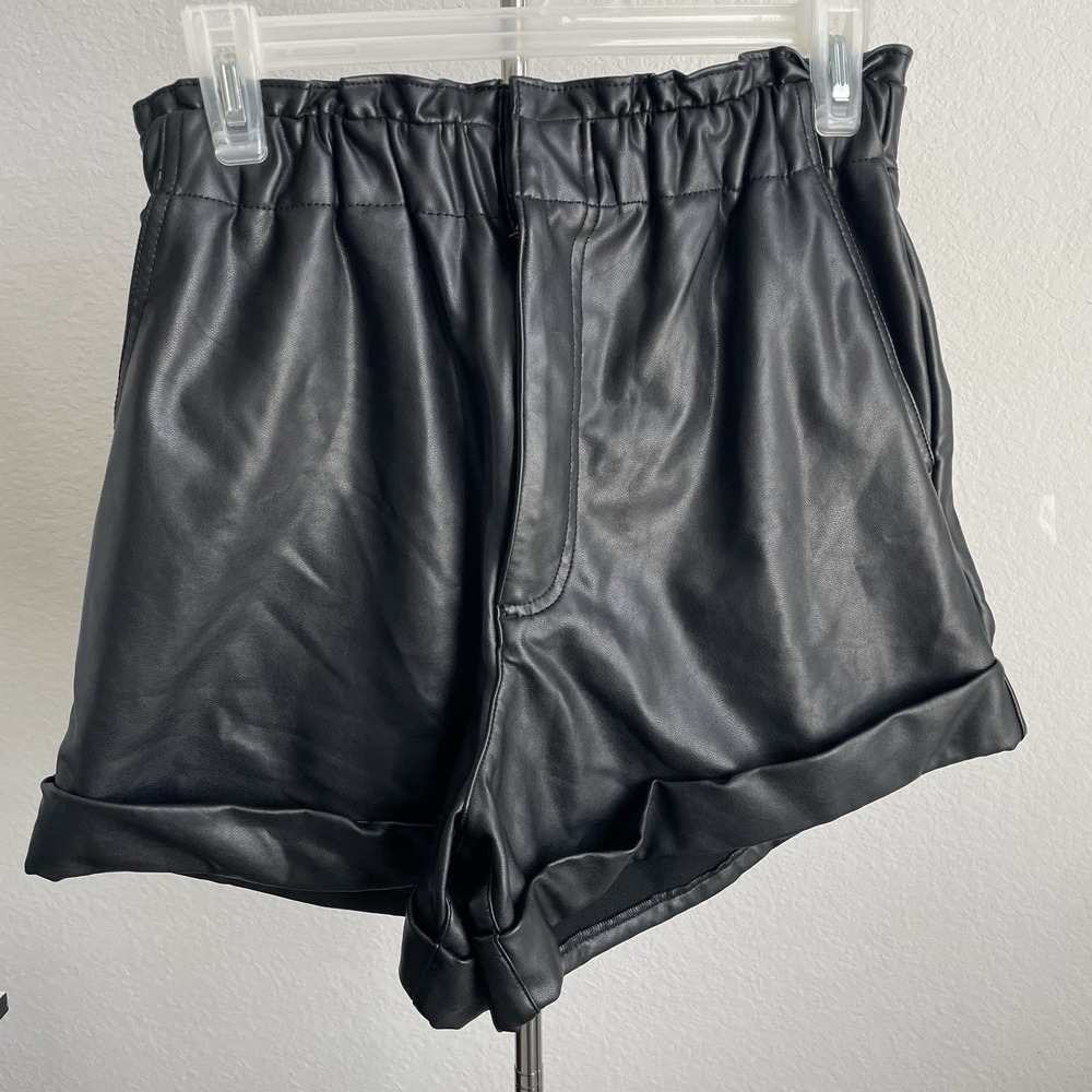 Abercrombie & Fitch M Black Faux Leather High Rise Shorts Classy Club Party